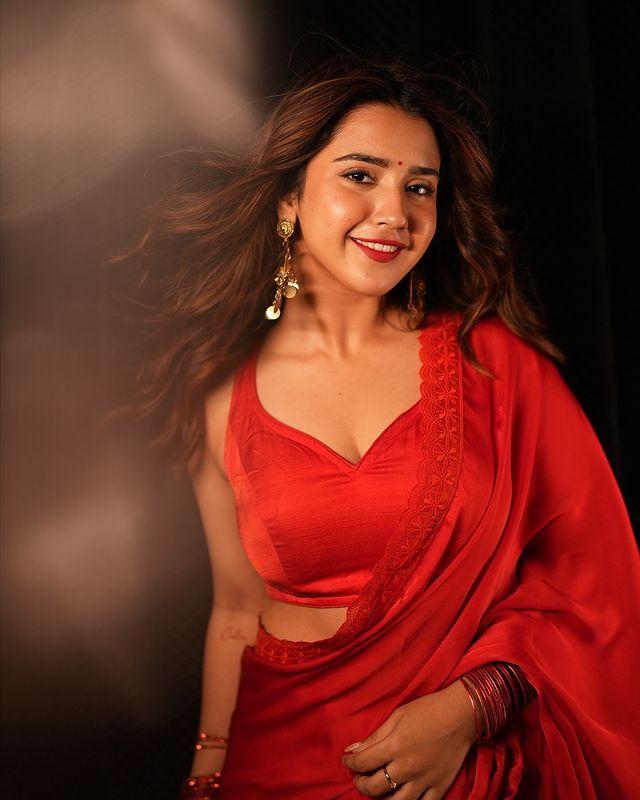 Ga8hP7HaIAAE1iz?format=jpg&name=900x900