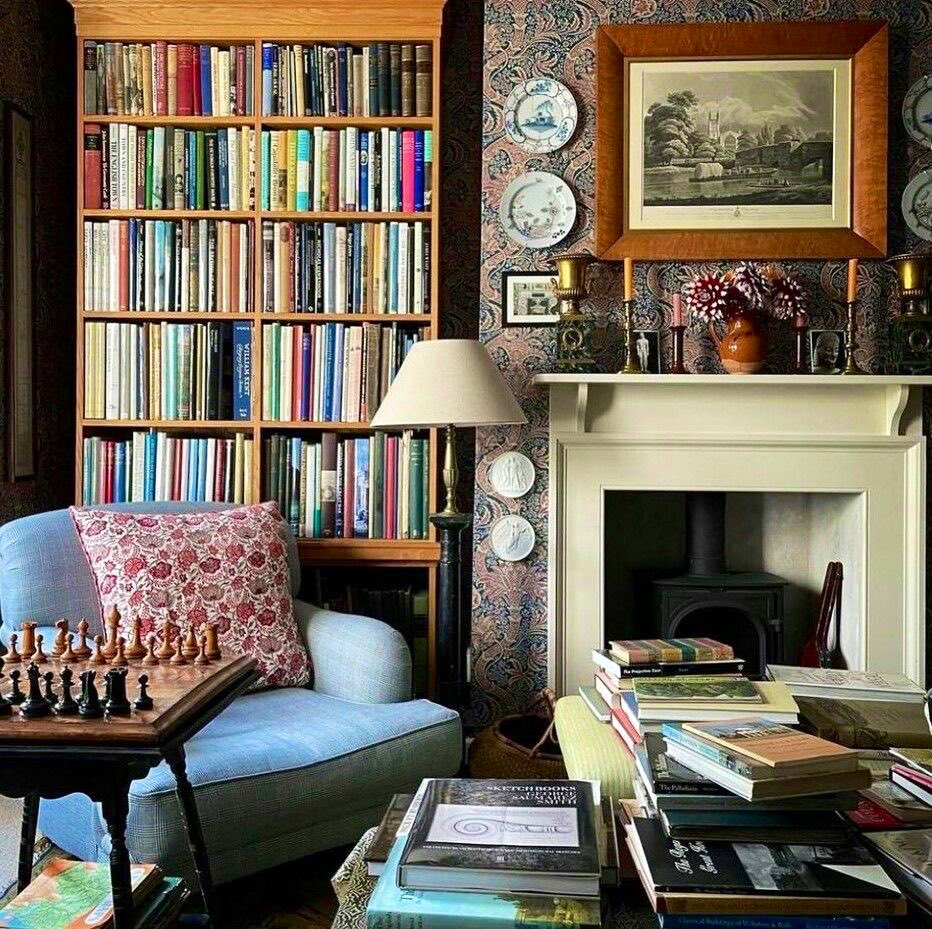 iampaolamedina's tweet image. «Vivir con lucidez una vida sencilla, callada, discreta, entre libros inteligentes, amando a unos pocos seres».

Nicolás Gómez Dávila ✍️