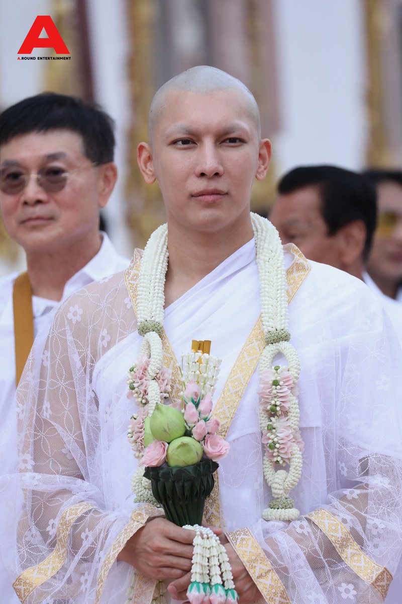 around_ent's tweet photo. บรรยากาศในพิธีอุปสมบท "มิว ศุภศิษฏ์ " | Mew’s Ordination Day ณ วัดบุรณศิริมาตยาราม

#ปุญญวัฑฒโนภิกขุ 
#MewSuppasit #มิวศุภศิษฏ์ https://t.co/qh7V6ptVOF