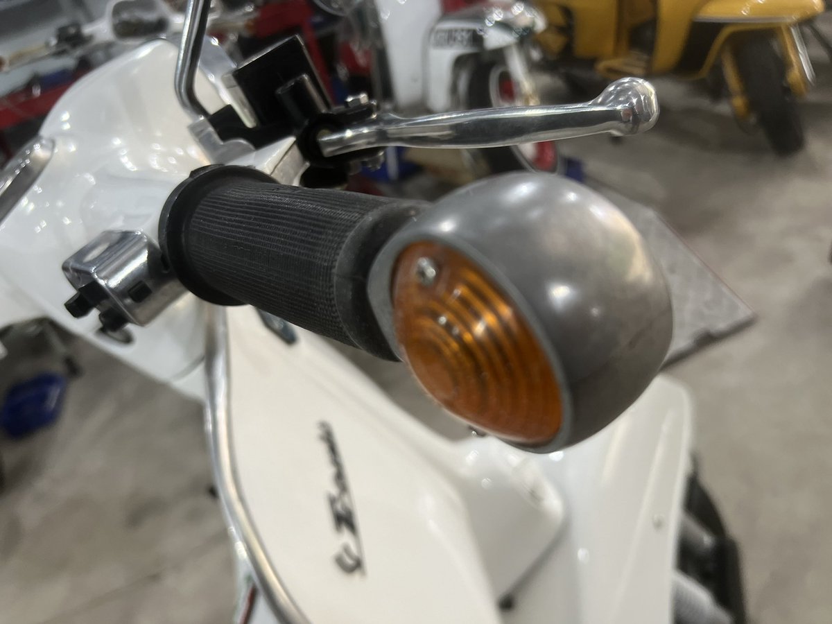 SSCvietnam's tweet photo. The all new SSC vintage VTronic™️ delivery e-Scoot. Classic Italian with a modern twist #Vtronic #Vespa #72v4000w #Delivery #Shipping #EV #LastMile https://t.co/lOmuDNre3E