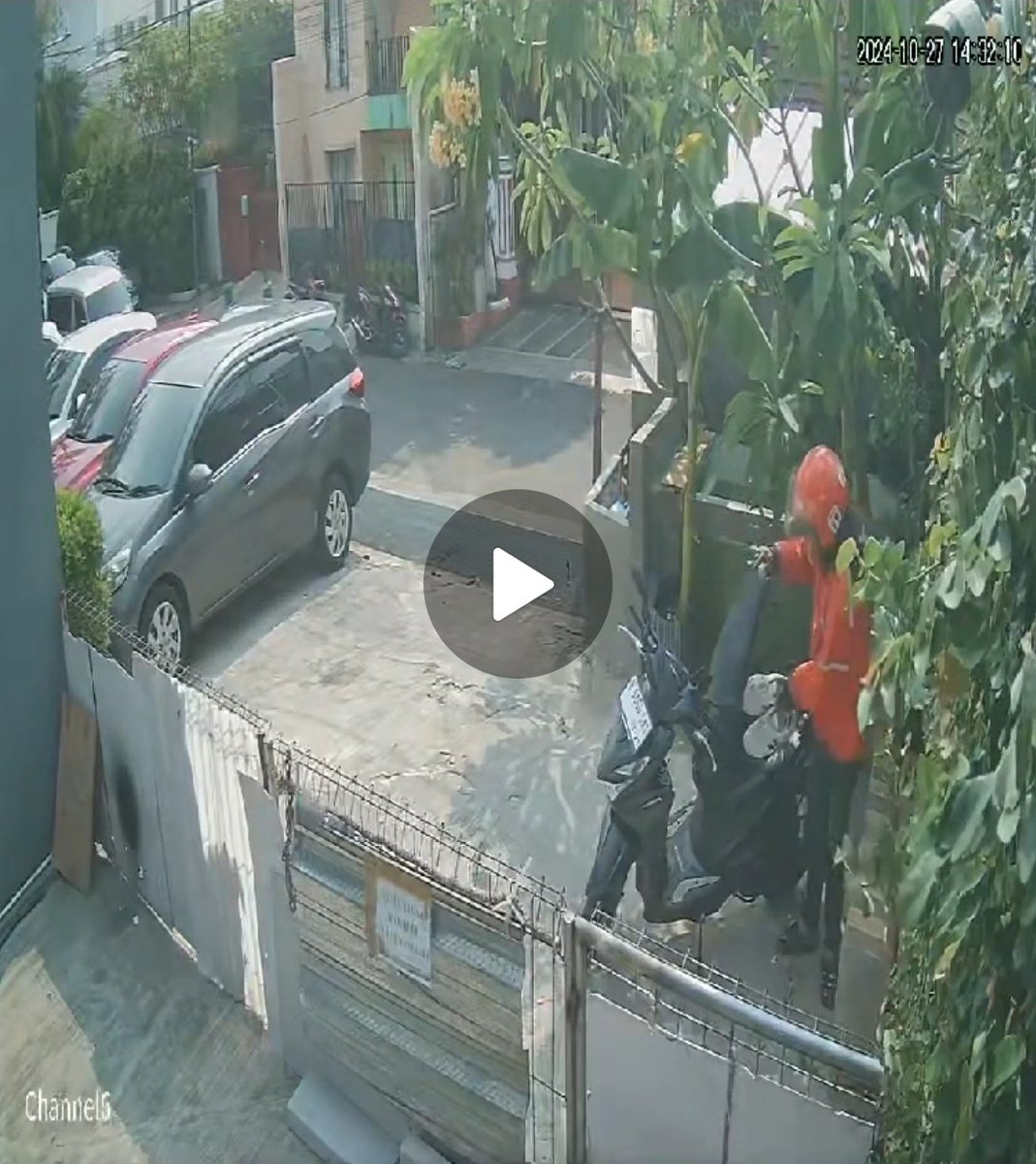 ⛔️ DRIVER SHOPEEFOOD MALING

Hati-hati driver maling ⁉️‼️

ADITYA RAMDHANI
B 3836 SOS

Please help me with this report <a href="/ShopeeID/">Shopee Indonesia</a> <a href="/shopeefood_id/">ShopeeFood Indonesia</a> <a href="/ShopeeCare/">Shopee Care</a> 

A THREAD