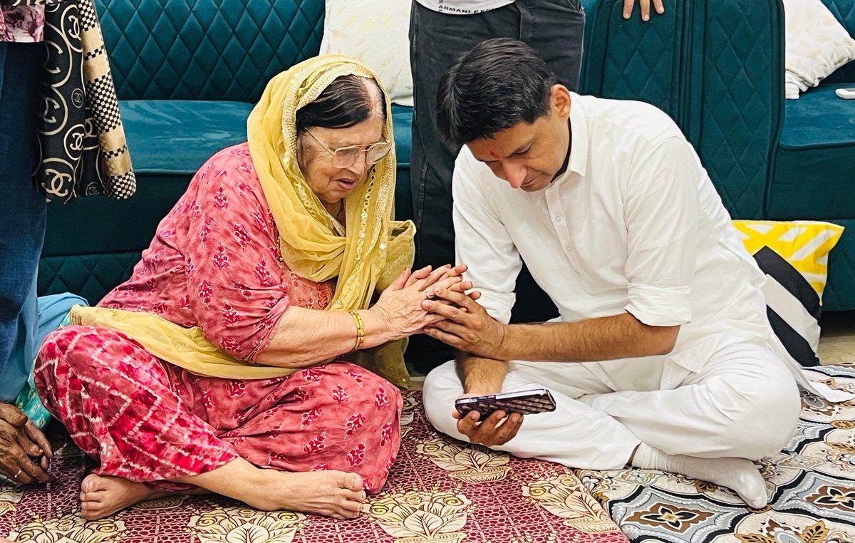 DeependerSHooda's tweet photo. रोहतक शहर, बोहर, बरोदा और गोहाना शहर के विभिन्न साथियों के सुख-दुःख में शामिल हुआ। https://t.co/B94K4rz8ci