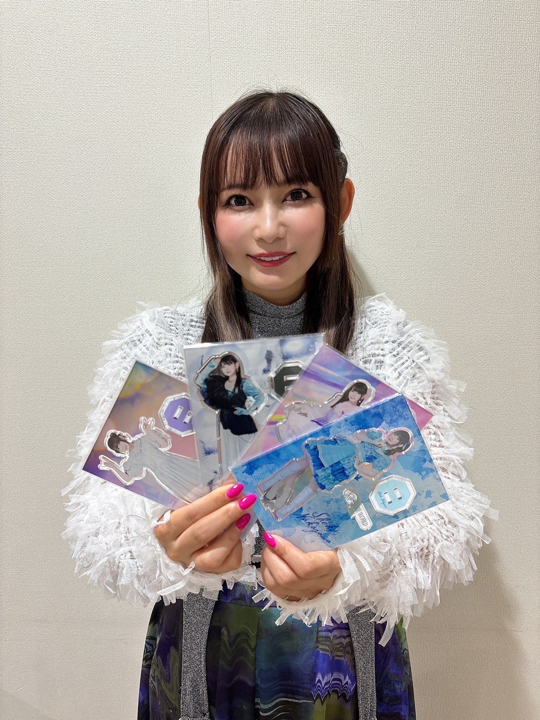 中川翔子 「ACROSS THE WORLD」アクスタ4種＋キーホルダー 中川翔子 「ACROSS THE WORLD」アクスタ4種＋キーホルダー