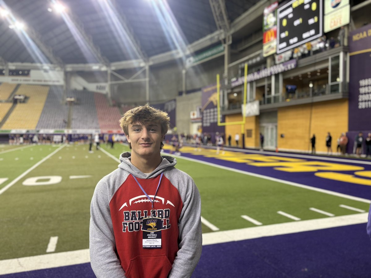 Thanks <a href="/BrycePaup/">Bryce Paup</a> for having me up for a gameday visit!! <a href="/BallardBomberFB/">Ballard Football</a>