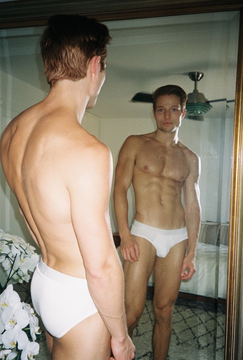 Cmyersphotos's tweet photo. Stephen photographed by me on film// #35mm https://t.co/J1lA9uMwSa