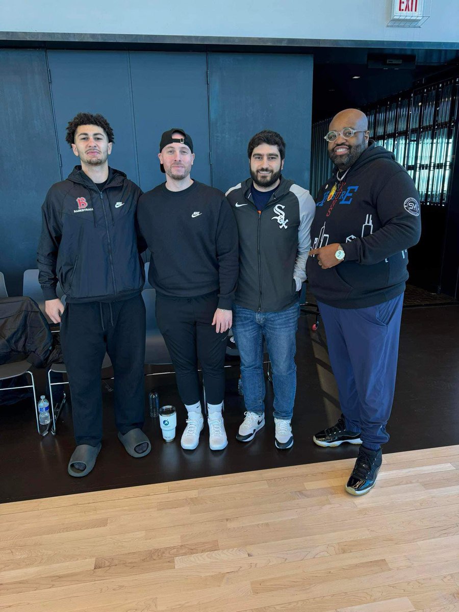 My spot for the day…Supporting Xposure Runs at thier annual <a href="/chitownshowcase/">Chit🏀wn Sho👑case</a> at the greatest gym venue other than the United Center..Respectfully, Lol.
<a href="/XposureRuns/">XposureRuns</a> <a href="/damufather/">Mustafa Sulaiman</a> 
#serving #communityengagement #xposureruns #mkethpn #eatwellbutstayhungry