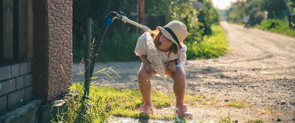 CCIduVar's tweet photo. 📢 Entreprises du secteur touristique, vous souhaitez optimiser vos consommations d'eau ? Rejoignez le programme ReS'Eau 💧💦 . Infos pour candidater ⤵
https://t.co/wwECKE8HkP https://t.co/My2fnwgYbn