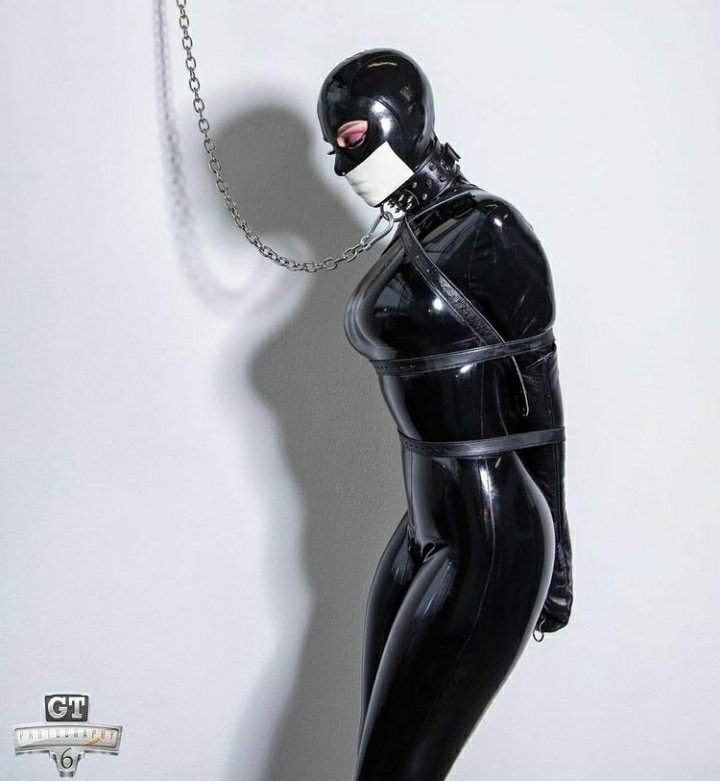 bound_n_found's tweet photo. Love this latex predicament by @GT6Photography https://t.co/cP4UAsGFAp