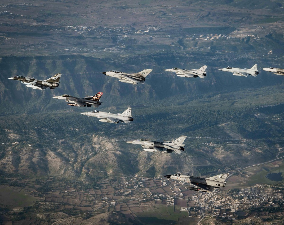 OSPSF's tweet photo. Good Morning 🇵🇰

📸: Image of #Pakistan 🇵🇰 Air Force’s J-10C leading a formation of F-16s from #Turkey 🇹🇷, Tornados from #SaudiArabia 🇸🇦, a PAF JF-17C Block III, F-16C Block 52s from Pakistan and #Egypt 🇪🇬, a Pakistani Mirage III and F-7P during last week’s INDUS SHIELD 2024. https://t.co/aS8fhDfqhD