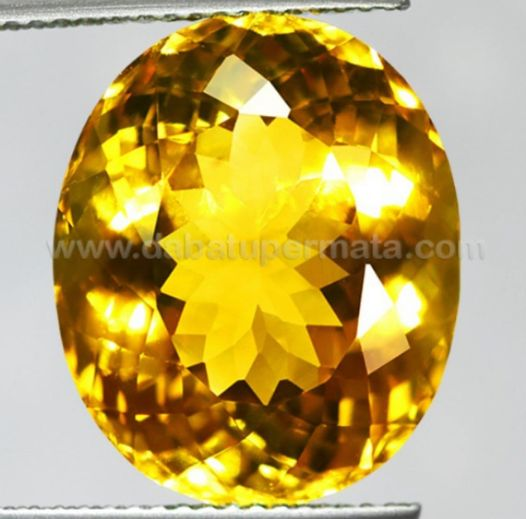 dabatupermata's tweet photo. Sparkling Golden CITRINE. Crystal Mulus
Code: BCT 016
Nama: CITRINE
Origin : Sri Langka
Berat Batu: 14.82 ct
Size: 16.9 x 13.6 x 10.6 mm
Clarity: Eye Clean
Cutting Style: Brilliant Cut

@followers
#Ruby #Emerald #Zamrud 
#Gemstones #Jewelry
#Permata #BatuPermata #BatuRuby #RubyStar 
#BatuMulia #Diamond #Berlian #Safir #Luxury #SuperCar