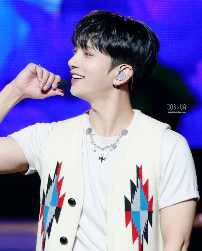 shuasmedia's tweet photo. joshua’s 2021 hair is back 🥹 this suits him well https://t.co/UdoHfjjQmI