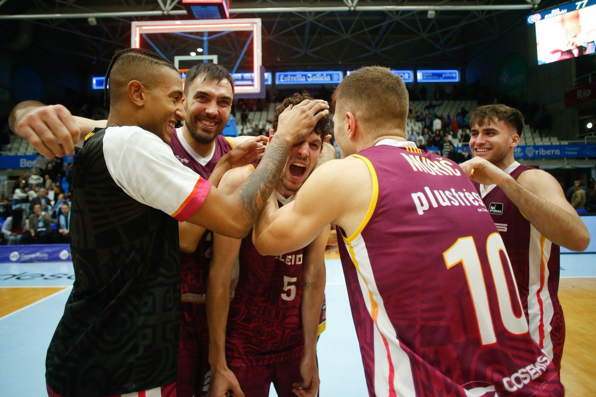 encuentreta's tweet photo. Río Breogán 77-81 Hiopos Lleida

🗞️PAZO DE GEGANT

▶️ Bon dia a tothom menys a tal. Torno a ser per aquí per fer del teu dilluns menys dilluns, així que toca tancar el puto Outlook, pillar-te un cafè i començar a llegir: avui, 1x1 especial TOTS SANTS.

#LleidaÉsACB #LigaEndesa https://t.co/LBxk3AylUX