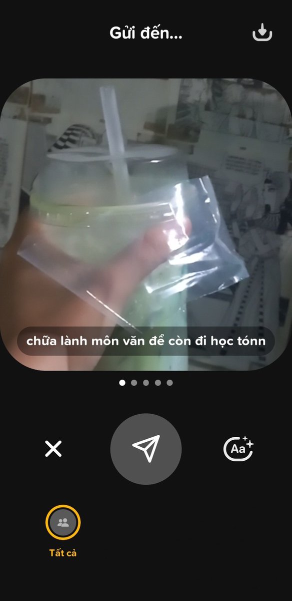 ryiikar_'s tweet photo. thi văn xong chấn động quá;") ròi mai còn thi toán nữaaa https://t.co/4lAY42HAn7