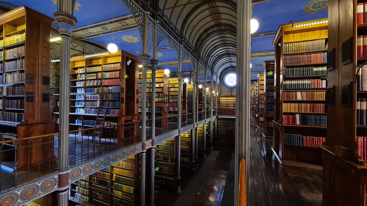 Live i biblioteket i Fiolstræde på torsdag kl. 17:30 m. Albert Sneppen: Hvad er sorte huller og stjernekollisioner? Hvad siger de om universets alder? Og hvad har det alt sammen med os på Jorden at gøre? Billetter her 👉 billetto.dk/e/jagten-pa-un…