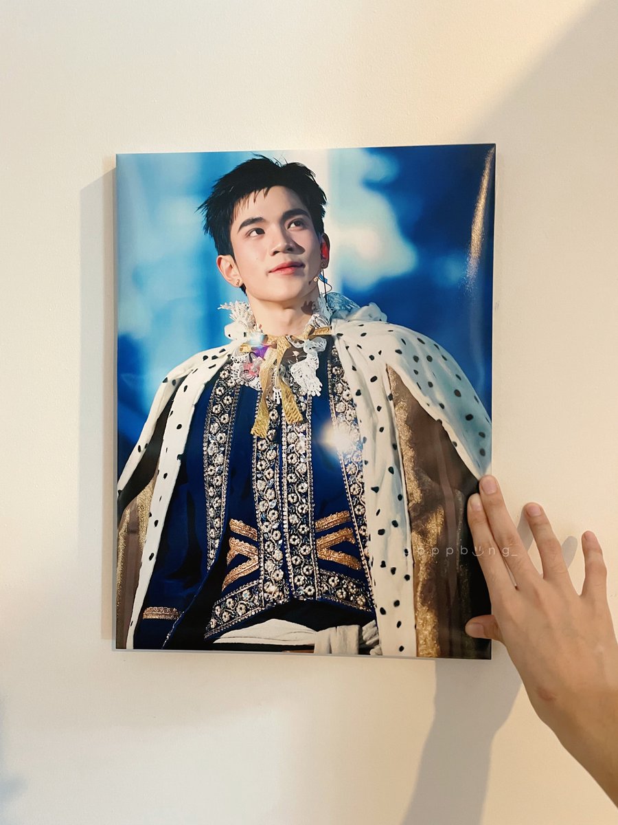 เจ้าชายโฟ้ดโฟ้ดเลือกข้าแล้วววว 😍
ตอนนี้พระองค์กำลังพิจารณาอยู่ว่าจะประทับบนผนังฝั่งไหนดี

ขอบคุณมากๆ เลยนะคะ รูปสวยมาก เป็นของขวัญที่ทำให้ใจฟูได้ทุกเช้าแน่ๆ เลย 🫶🏻🫶🏻🫶🏻

<a href="/SunnivaFF/">ꜱᴜɴɴɪᴠᴀ_.✧ 𝘍𝘍</a> 
#Fourth20thAlwaysProud