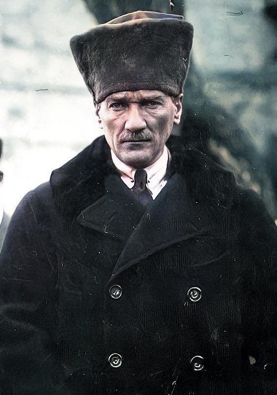 onlukitap's tweet photo. “Efendiler, yarın Cumhuriyeti ilan edeceğiz.”

Mustafa Kemal Atatürk https://t.co/ICalkMYrqA