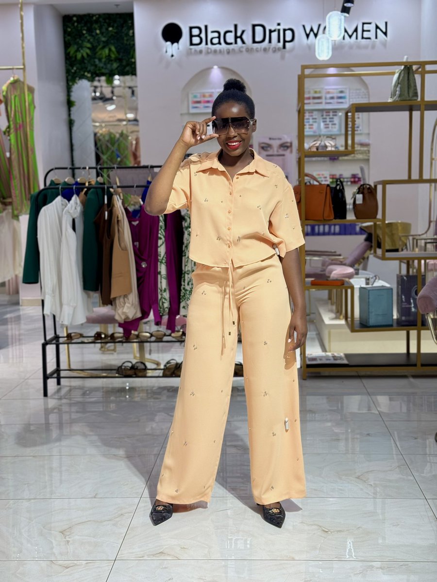 blackdripUganda's tweet photo. New week, new style    
Don’t wait for the discount season to end, come grab your self the latest designer clothes at our stores, arena mall nsambya road 
@arenamall 
@blackdripUganda https://t.co/8swq9bSTP2