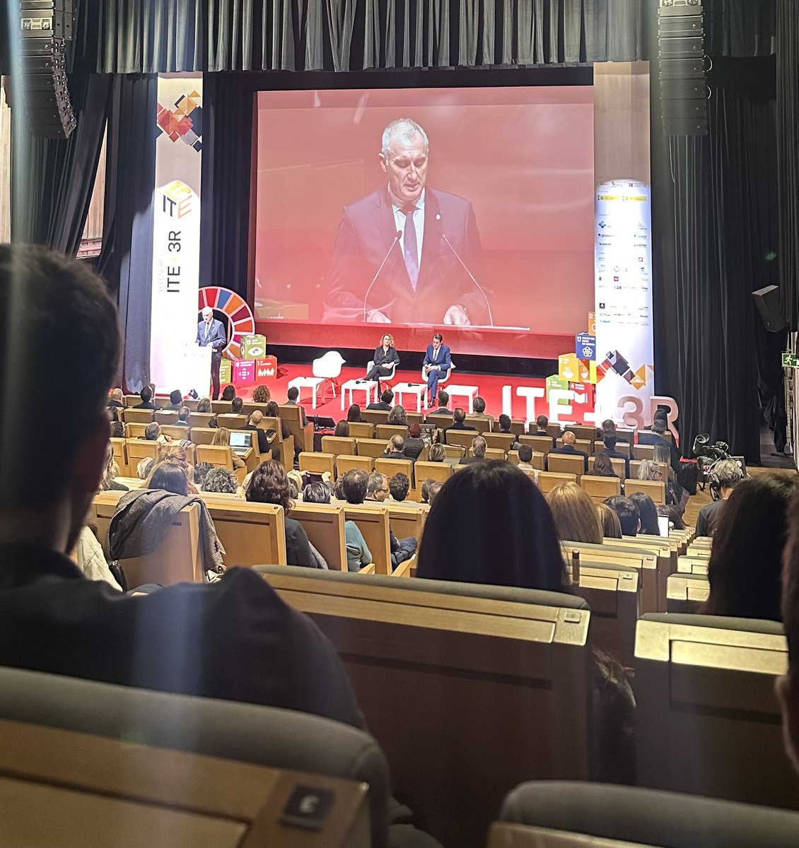 dianifunifa's tweet photo. 📢 Profesor@s y alumn@s de Arquitectura Técnica e Ingeniería Civil de la @EPSZ_USAL presentes en el Congreso ITE+ 3R del @_ICCL_ . Explorando juntos las últimas innovaciones en #ConstrucciónSostenible e #Ingeniería para un futuro más verde 🌍💼 #ITE+3R #CastillayLeon #EPSZamora https://t.co/Jf7bZTnwnz