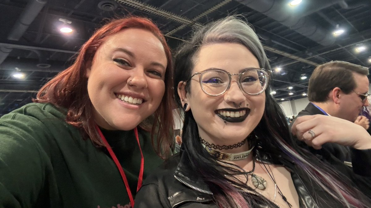 sarah jane 🌙 tweet media