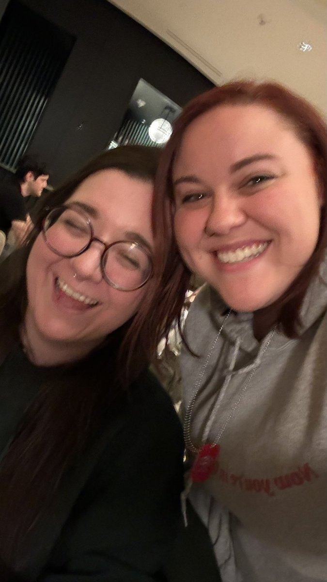 sarah jane 🌙 tweet media