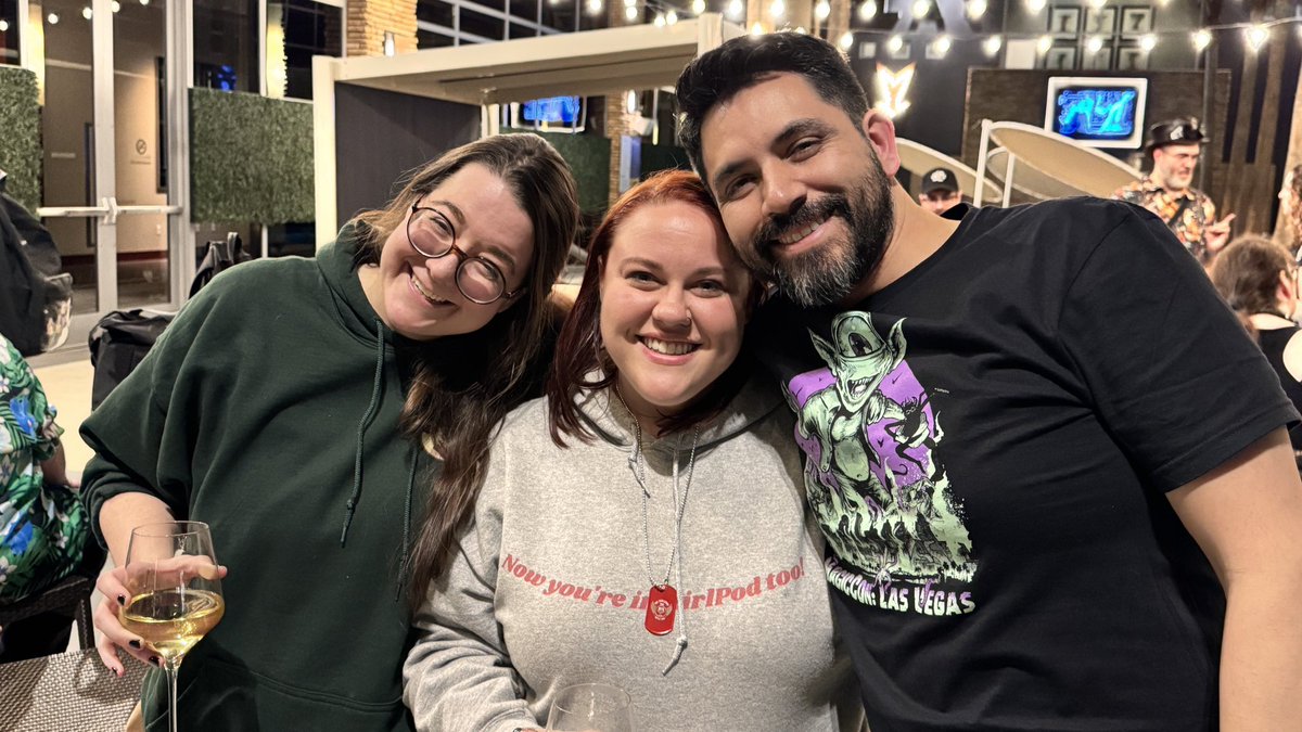 sarah jane 🌙 tweet media