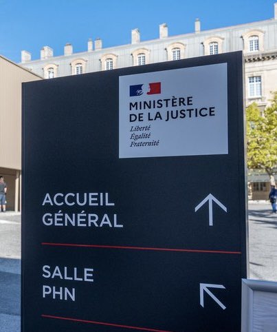 <a href="/President_CSN/">Bertrand Savouré</a> <a href="/Notaires_CSN/">Notaires de France</a> L’#affaireApollonia jugée à partir du 31/03/25 pendant une durée de 12 semaines
Présidés par la magistrate Azanie Julien-Rama
Quatorze prévenus
Parmi eux 3 #notaires, accusés d’avoir participé au processus de vente suspect et de n’avoir pas dûment informé leurs clients
#Justice