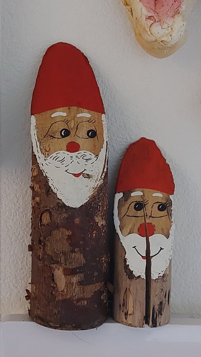 HettieZurMuhlen's tweet photo. Deze 2 bewaken ons 🧙♂️🧙♀️😃 #kabouters #fot_O_ktober @jolandabrwr #Ameland #bewaking https://t.co/YqaA4qtxE9