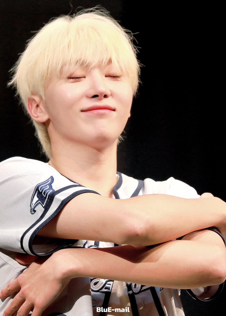 241016 wvs

今天也辛苦了 
hug🧡

#SEVENTEEN #세븐틴 #SEUNGKWAN #승관 #スングァン