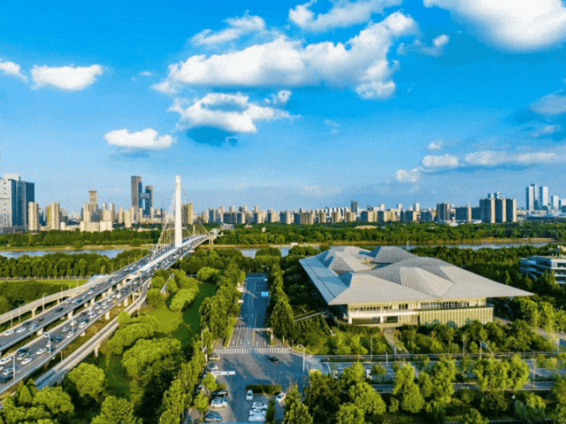 SNECONANJING's tweet photo. At the 2024 #WorldCitiesDay China Observation held on Oct 26 in Weihai, Shandong province, the #Singapore #Nanjing Eco Hi-tech Island was recognized in the Weihai Manual as one of China's six exemplary cases🌟 of successful sustainable development efforts.♻️

Once a farming and fishing community, the island now features modern amenities like self-driving vehicles🚙 while maintaining 55% of its land for environmental conservation🍀. By skillfully harmonizing ecology and modernity, it stands as a beacon of global sustainable development.🌎💡 #SDGs @UNHABITAT @iShandong