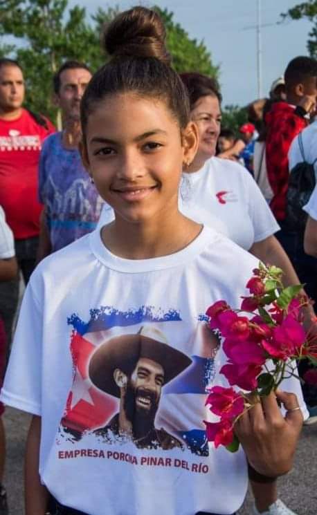 IsmaelM68859991's tweet photo. Una flor para Camilo #Cuba #CubaHonra @CubacooperaDj https://t.co/Xq7lVFicvC