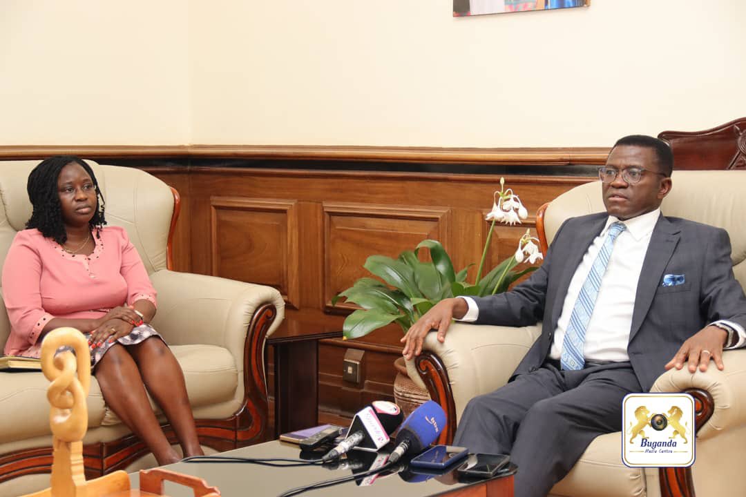 Mu Buganda wano tewali lwe tuyimirira, emirimu gya Kabaka gitambuzibwa mu mbeera zonna, kale ne mu kiseera nze n'Omumyuka wange Asooka, we tutabeereddeewo emirimu gibadde gigenda mu maaso.

Nneebaza Owek. Robert Waggwa Nsibirwa Omumyuka Owookubiri owa Katikkiro abadde akuuma