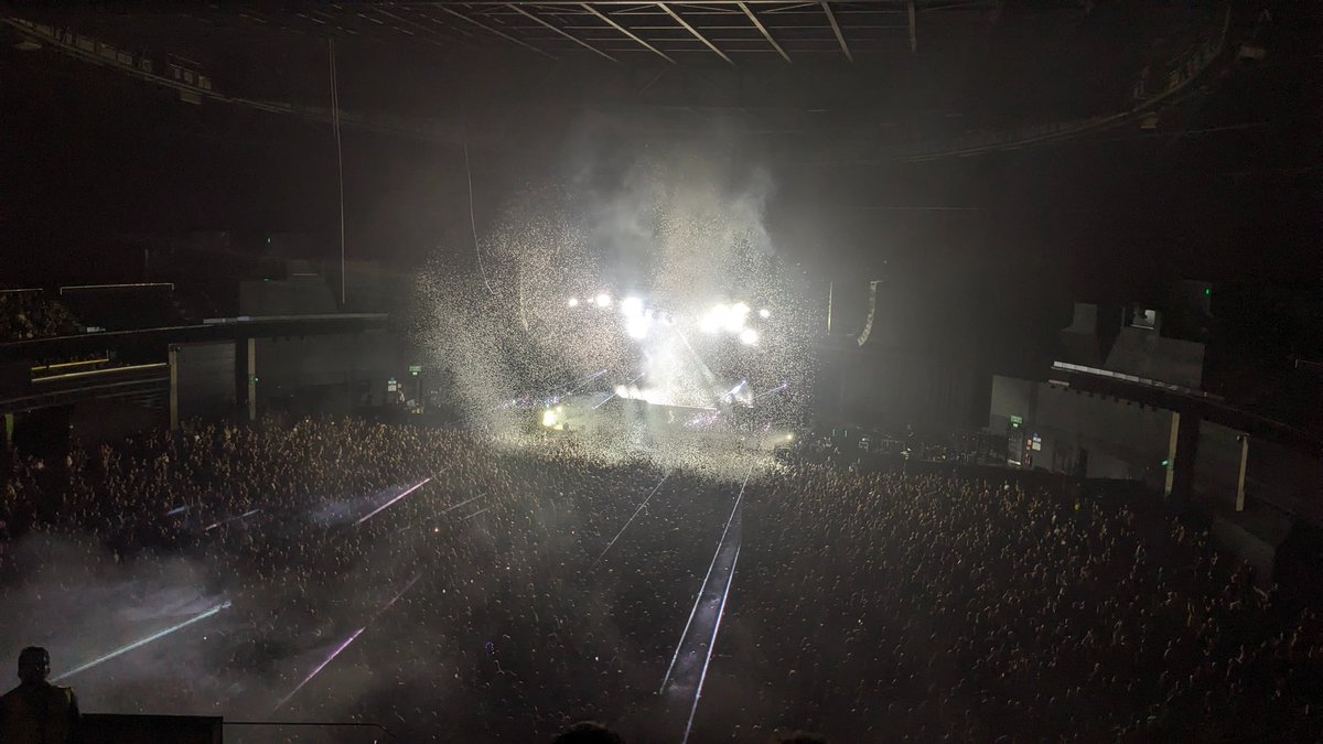 Sum 41's Does This Look Infected? and Chuck are what got me into heavier and punkier music, beyond the charts. I don't remember much of seeing them in 2008 (I was more excited to see Reuben as support) but last night was great fun.

Now I'm all about comfort in seats &amp; ear plugs!