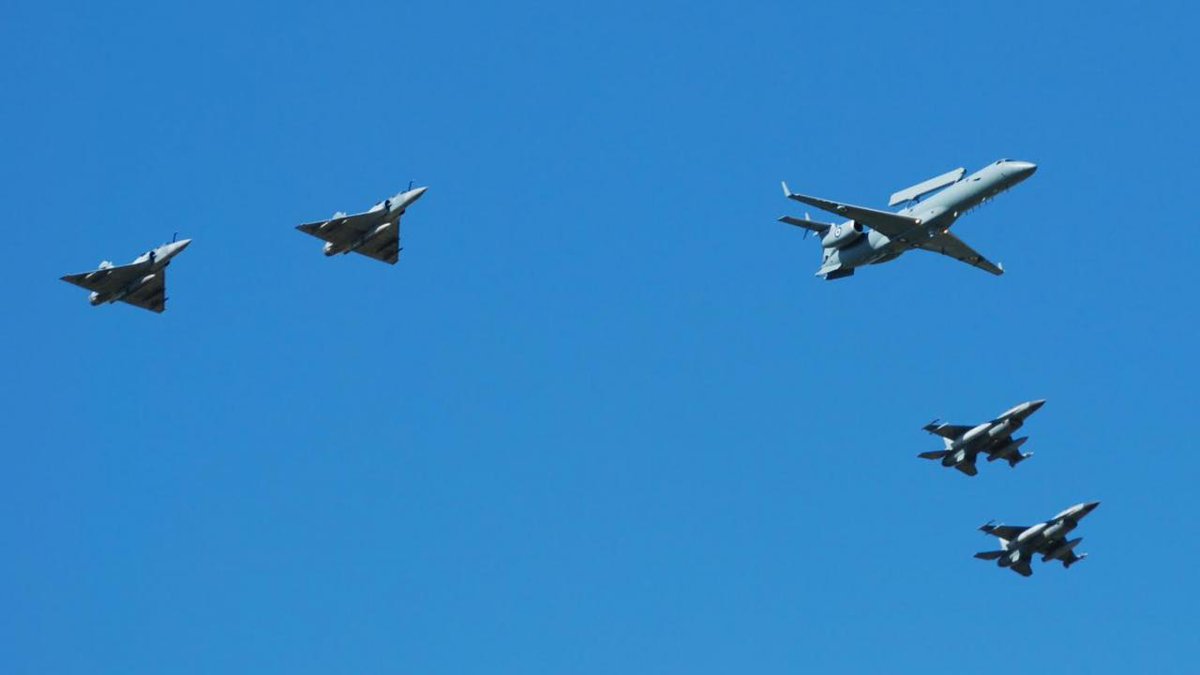 crispSV's tweet photo. #HellenicAirForce AWACS EMB-145H heading to #Thessaloniki military parade #OSINT #ochiday #OXI https://t.co/R9TlIvrHgr