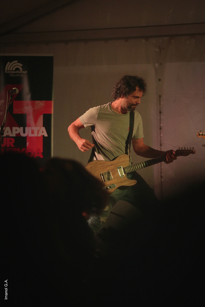 KatapultaBW's tweet photo. 01 📸 #PELAX
Urriak 19 octubre
🎸 "8º ZZ Rock" Musika Jaialdia
. 
📷 #ImanolGA
.
🚀#KatapultaTourGipuzkoa2024
@gipuzkoakultura
@kutxafundazioa
@KatapultaBW
@zarraparra https://t.co/2juz9NLgKP