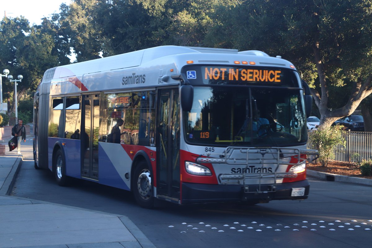 trimet3263's tweet image. Choose ur pick between the Wi-Fi enabled buses
#newflyerxd60 #newflyerxde60 #samtrans #vta #canoneos800d #nikond5600