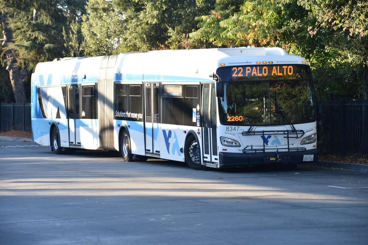 trimet3263's tweet image. Choose ur pick between the Wi-Fi enabled buses
#newflyerxd60 #newflyerxde60 #samtrans #vta #canoneos800d #nikond5600