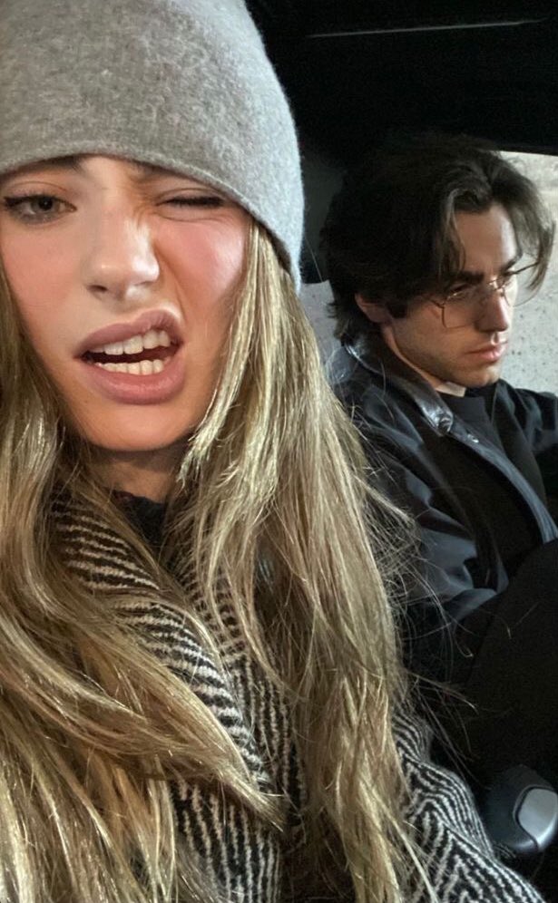 DLXCARVER's tweet photo. pai de menina. https://t.co/PrZ1uLw1xR