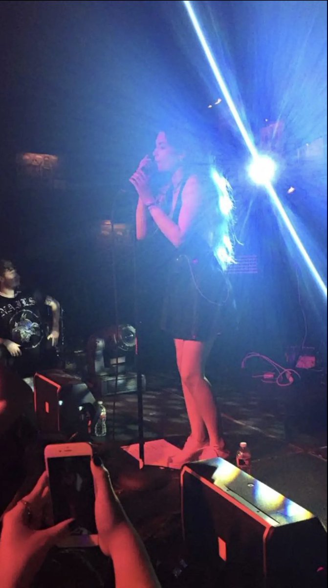 strawbearrykiwi's tweet photo. from room 93 to tonight’s austin album release show 💗 https://t.co/fRg1r7BpFr