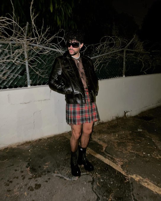 GayForBenito's tweet photo. @panolicit @iAnonPatriot Here's more Bad Bunny to trigger you 🤣🤣🤣🤣 https://t.co/PveX8rbhbs