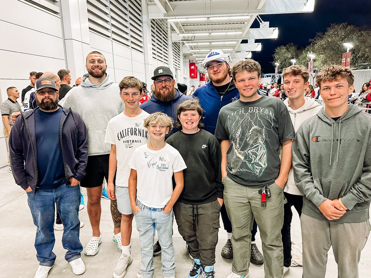 CoachKiraly's tweet photo. Always great catching up with former players! Proud of these young men, treat me and my family so well every time we get to see them! #GoCowboys @bass7_tj @jqfergy11 @Mrs_CoachKiraly https://t.co/vXBiEx6yhR