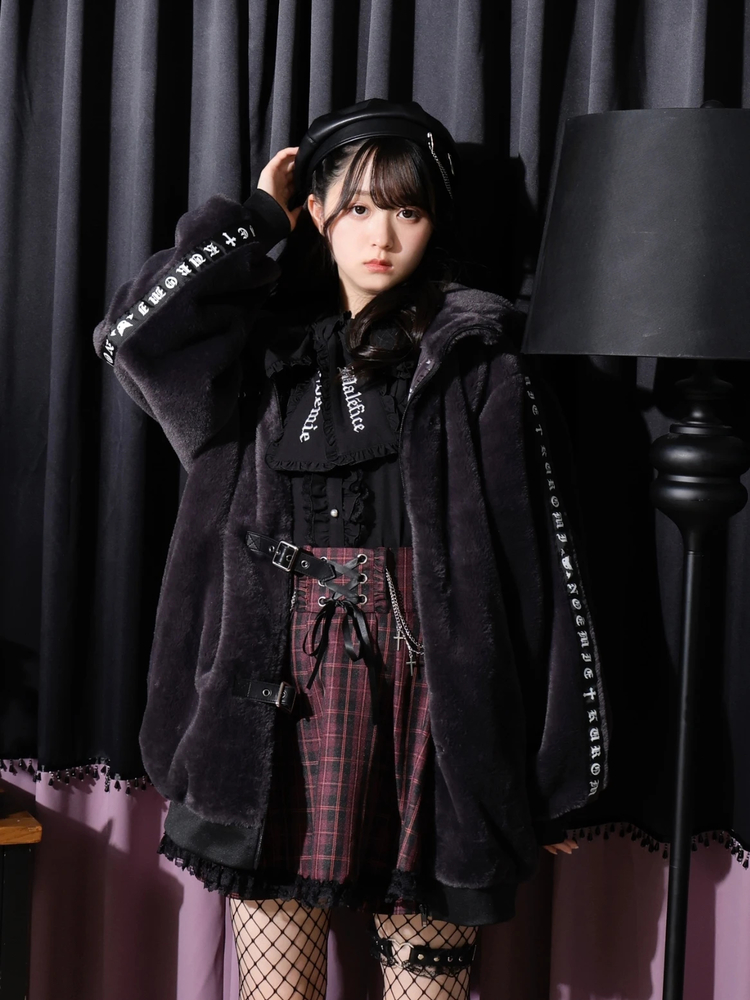 ☑︎クロミ スタンドフードユニセックスファーブルゾン ¥9,889(with