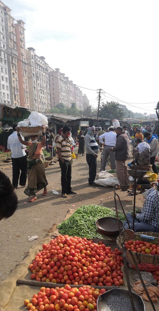 gemsofbabus_'s tweet photo. Sabzi Mandi in India 🇮🇳

Should Be Like This                Not Like This https://t.co/qCXHc7BvEb