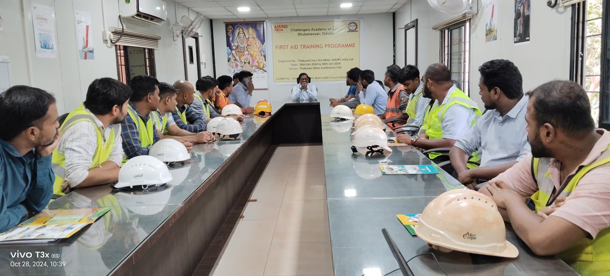 CAOSHE99's tweet photo. #First_Aid_Training 
#AMNS_INDIA 
#Thakurani_Mines https://t.co/qJ6ZiaN73O