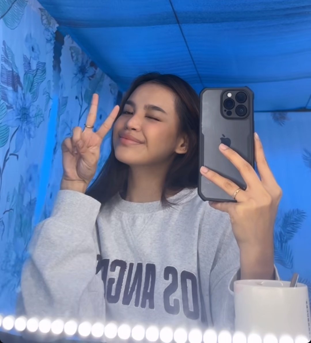zephanaticsofc's tweet photo. She's "Mutya" today 🥰

@imzephanie at the taping of #MgaBatangRiles 🎬

📸 zephanie instagram story
#Zephanie https://t.co/0yqwEAe0Vf