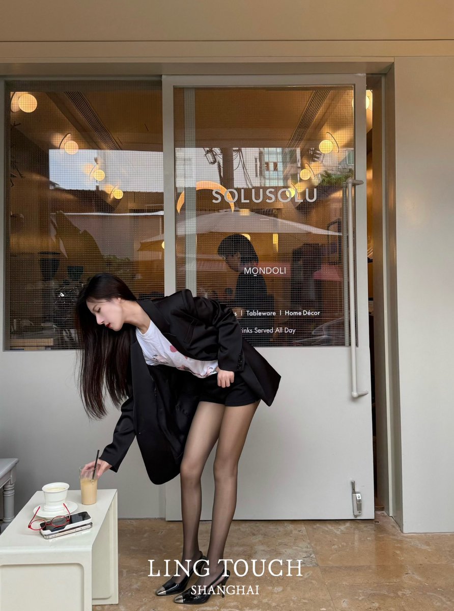 🥂丝袜➕高跟＝不费力的姐感

「璃」玉肌™3D无缝款
温润丝滑，焕亮肌肤光彩
直达选购📮 https://t.co/5fpnHC8OmU