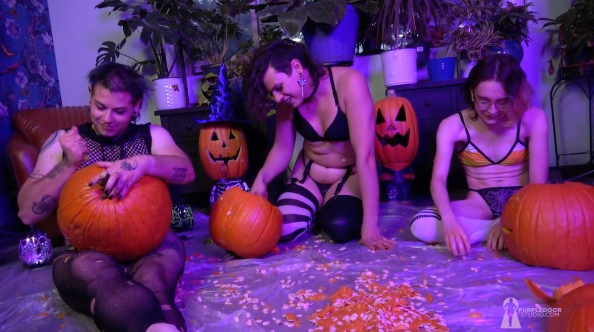 PurpleDoor4's tweet photo. Halo Kraken, Rose Lee and Styvi Rose carve their pumpkins for their pumpkin head shoot and get messy and naiughty! Watch them play and sit in the pumpkin guts! https://t.co/5qCiqoh8w9 https://t.co/m3X6BmXQIQ