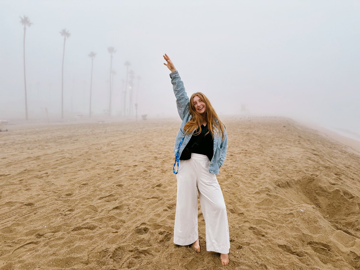 julia_daun's tweet image. SIO 2024 Highlights: 
—Tai Chi on the beach 
—Strengthening EDIA initiatives in cancer centres talk 
—Sunshine &amp;amp; friends 
—All HWL trainees getting “Top 20” Posters 

Key takeaway: more #ExOnc representation needed in #IntegrativeOnc 😉