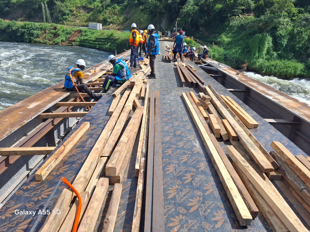 patrickoyulu's tweet photo. Engineers reconstructing the Karuma Bridge have disclosed that they have so far registered 36% of work done, giving travellers to Northern Uganda hope that the contractor will meet the December 2024 deadline. #KarumaUpdates https://t.co/i3APUJSh3v