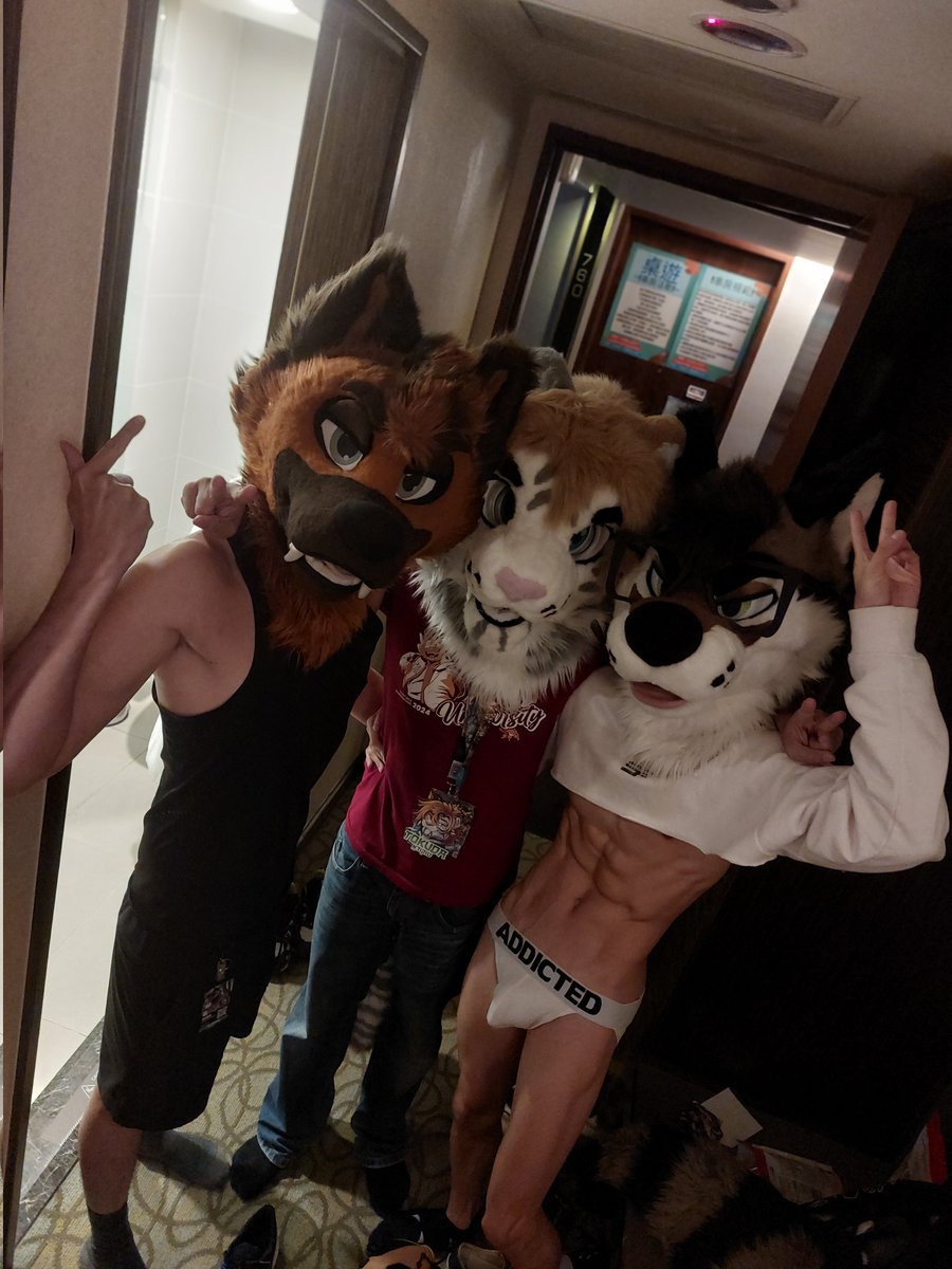 Pesakh2's tweet photo. Thank you @RingerShep and @PalaceWolf_ for stopping by at our room party. Also thanks for the drinks and snacks you shared with us. You both are awesome.

Be seeing you again in any future con.

#Infurnity2024 #INFURNITY https://t.co/RzhBM1YxfD
