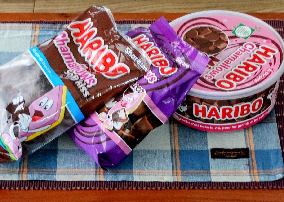 HARU620diamond's tweet photo. ハリボーチョコマシュマロ(゚д゚)ウマー
真ん中と右のドイツ製品のは友達のお子達にプレゼント🕯🎃🦇🕸🎁
#HARIBO
#ハリボーチョコマシュマロ
#chamallows
#3種類
#ハロウィン https://t.co/EL2yiV7GnS